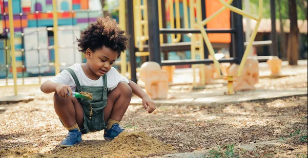 A importância do brincar livre para a cognição e sociabilidade infantil